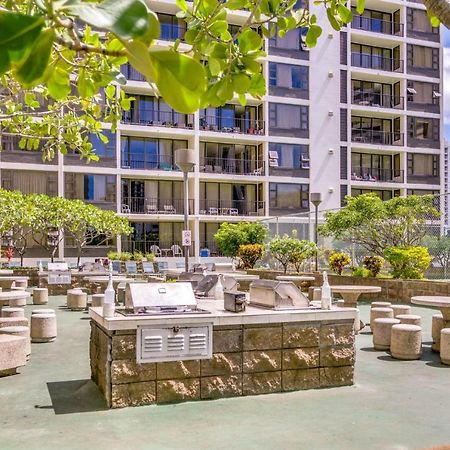 Waikiki Banyan By Koko Resorts Гонолулу Экстерьер фото