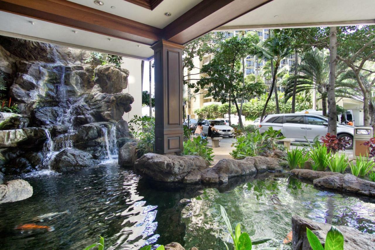 Waikiki Banyan By Koko Resorts Гонолулу Экстерьер фото