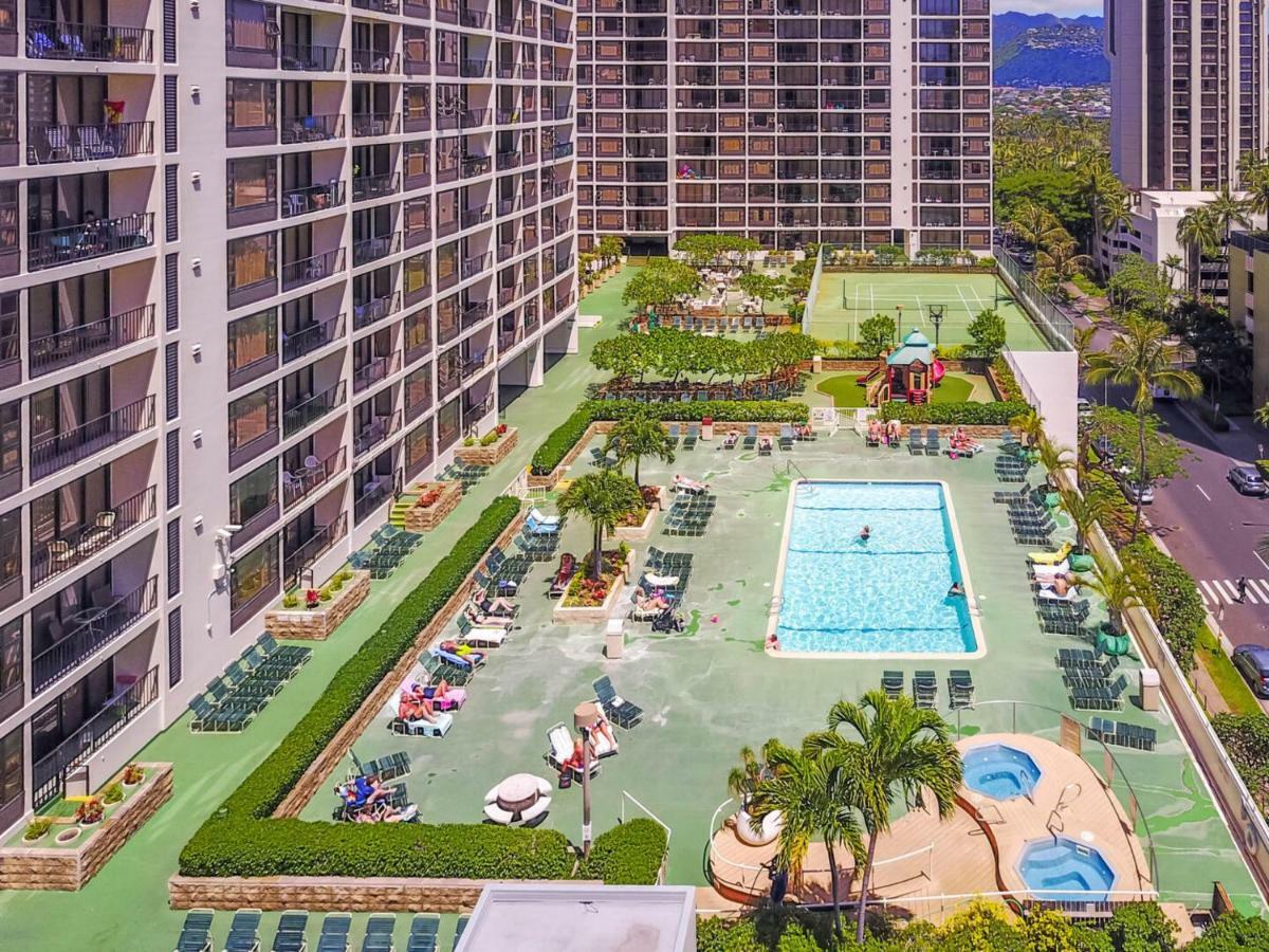 Waikiki Banyan By Koko Resorts Гонолулу Экстерьер фото